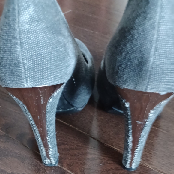 BCBGMaxAzria Tory gray tweed platform pumps - Picture 2 of 4